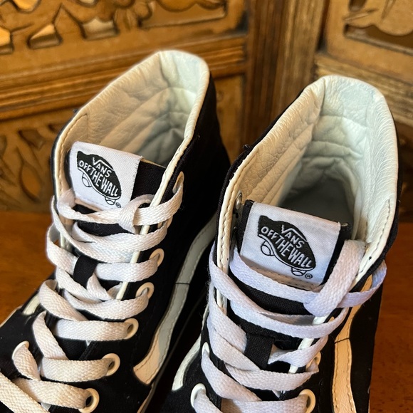 VANS - Picture 4 of 5